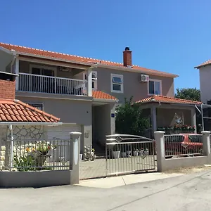 *** Gostinjska kuća Karlo Croatia