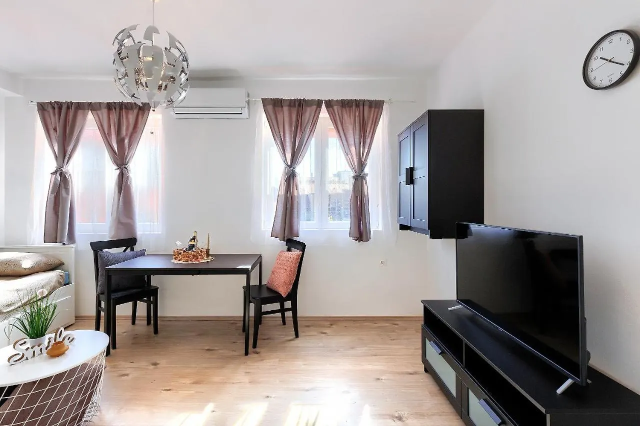 Monte Zaro Hostel Pula Croatia