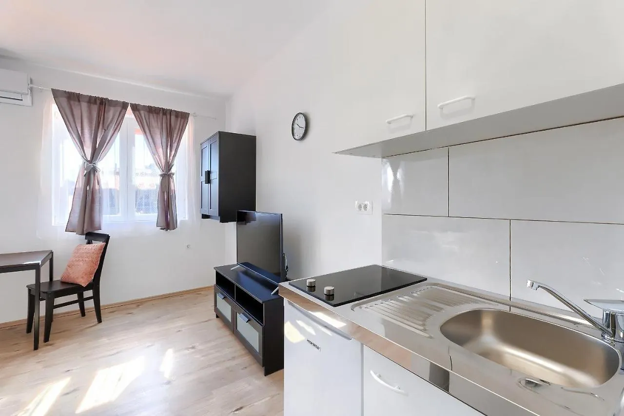 Monte Zaro Hostel Pula Croatia
