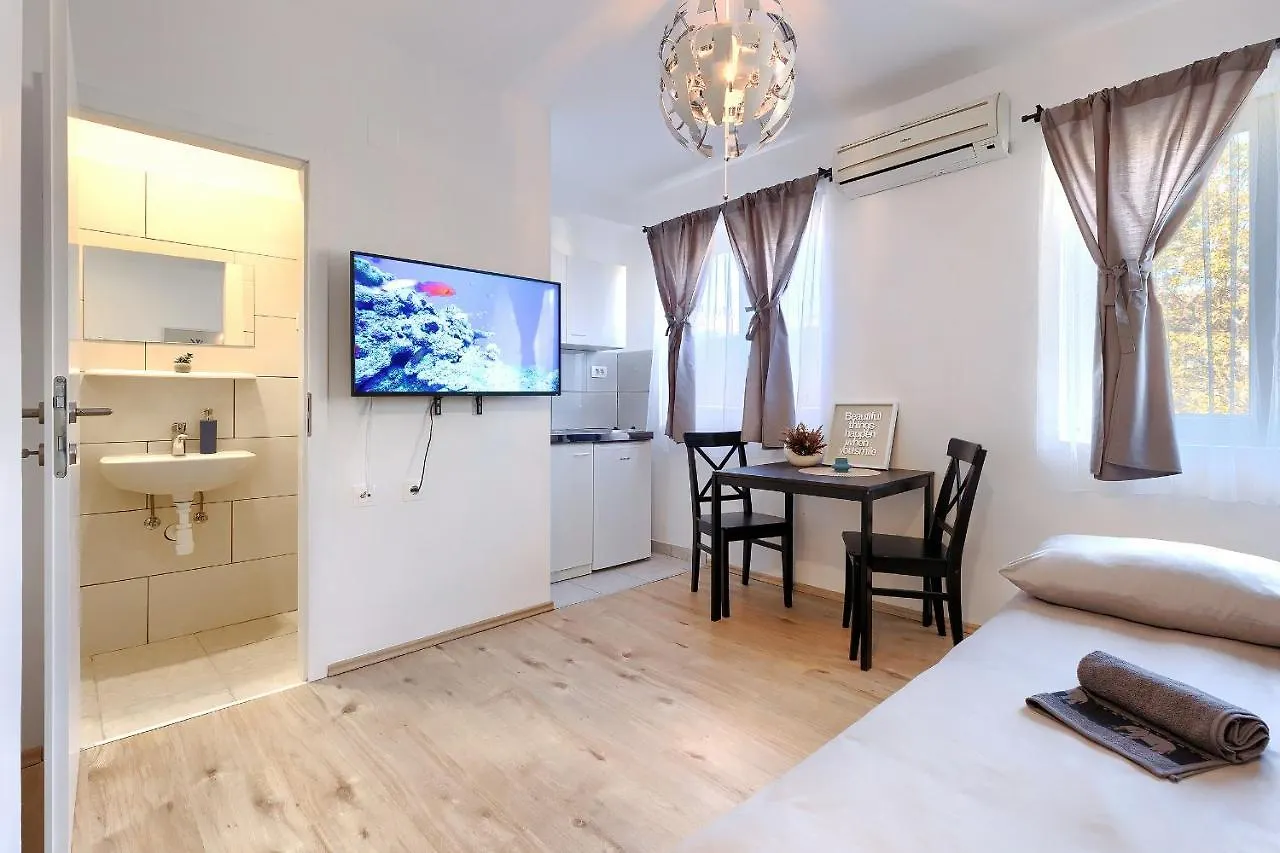Monte Zaro Hostel Pula Croatia